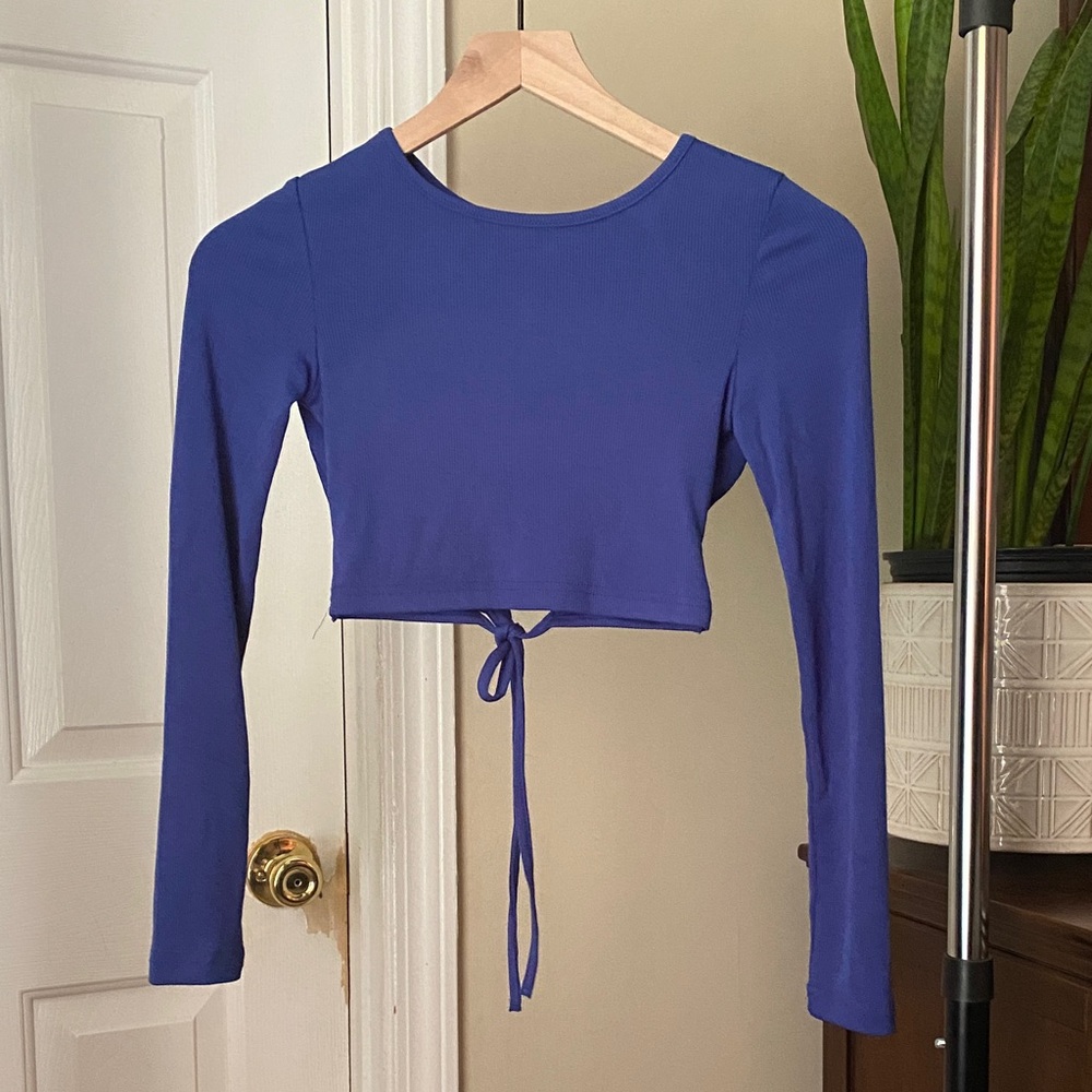 Cropped Long Sleeve Top